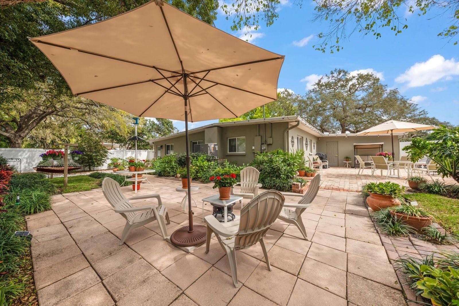 1718 Meredith Ln