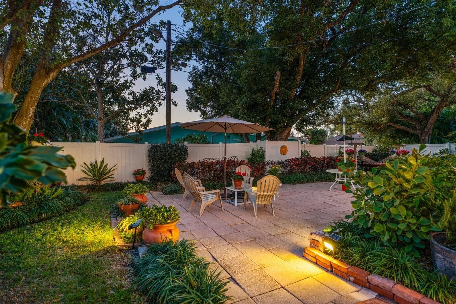 1718 Meredith Ln photo 3