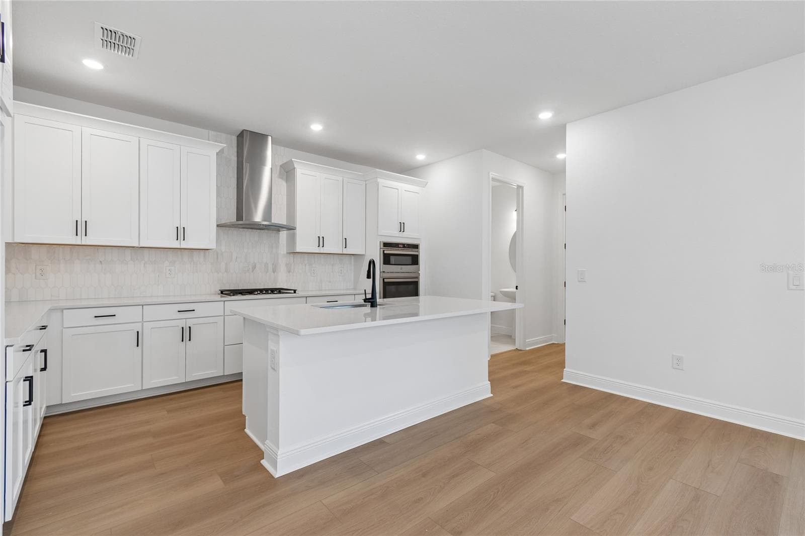 8103 Seaflower Pkwy photo 5