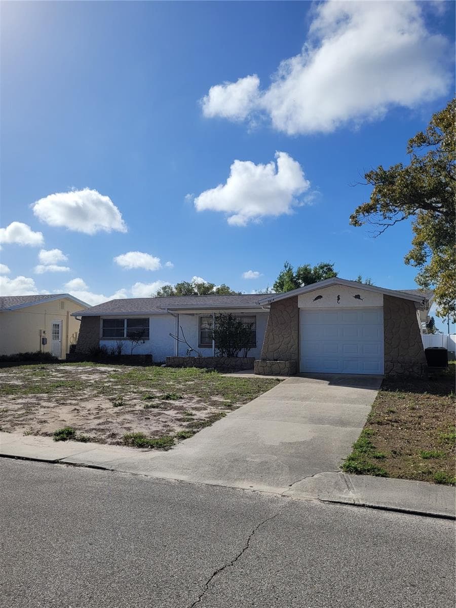 5814 Liddell Dr