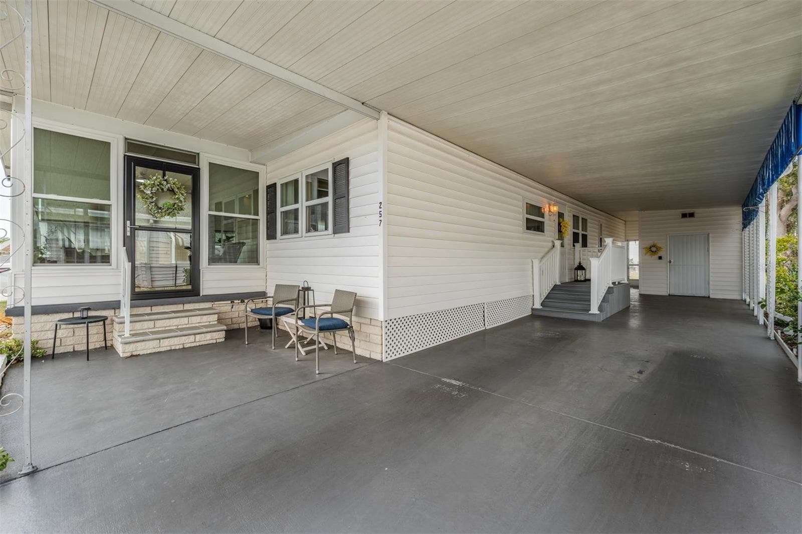 257 Sago Palm St photo 3