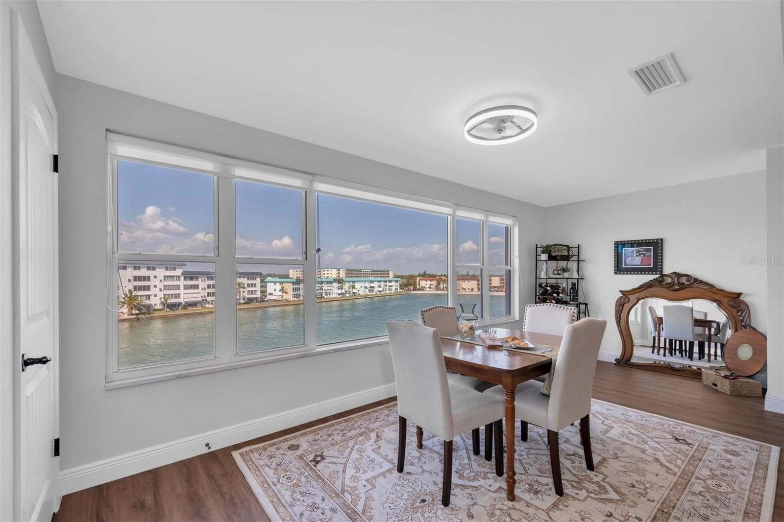 6025 Shore Blvd S #405 photo 4