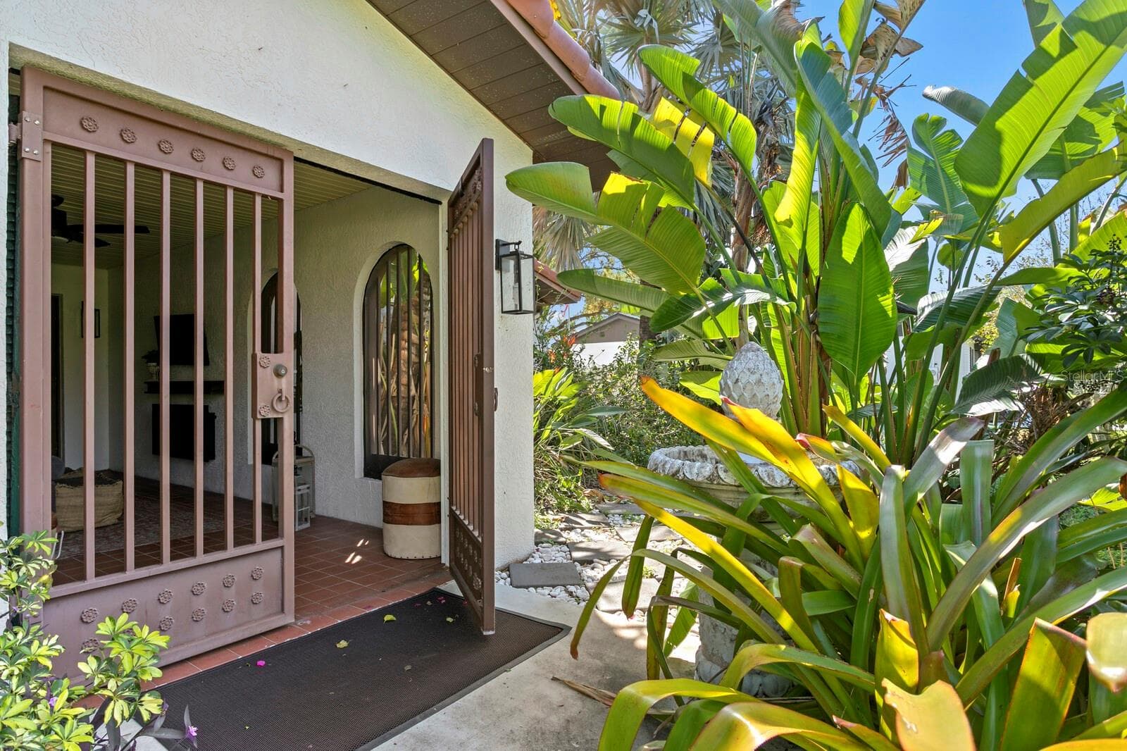 7915 Flowerfield Dr photo 3