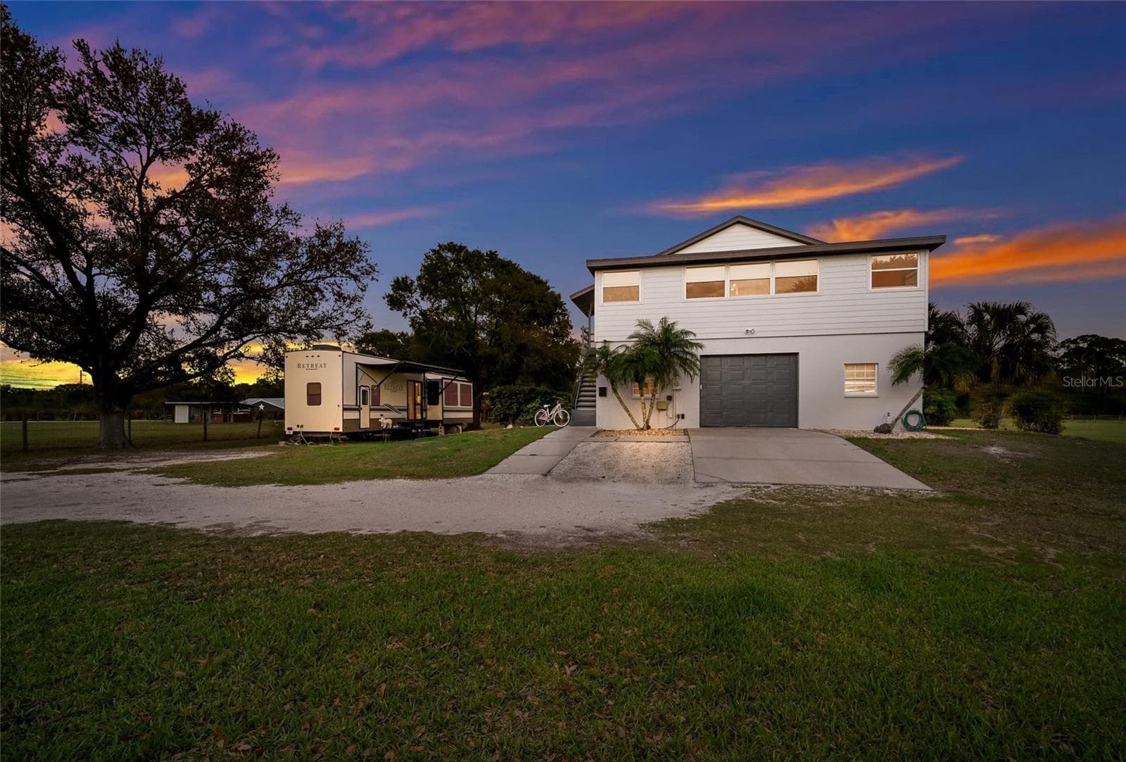 1516 Fox Creek Dr photo 3