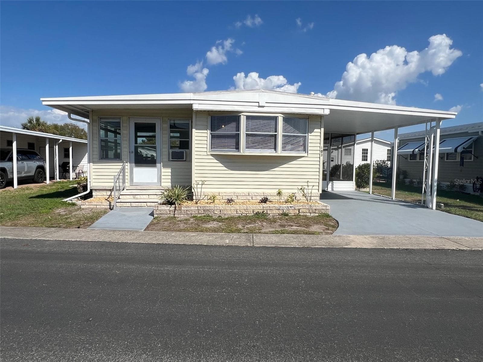 103 Pindo Palm St W photo 3
