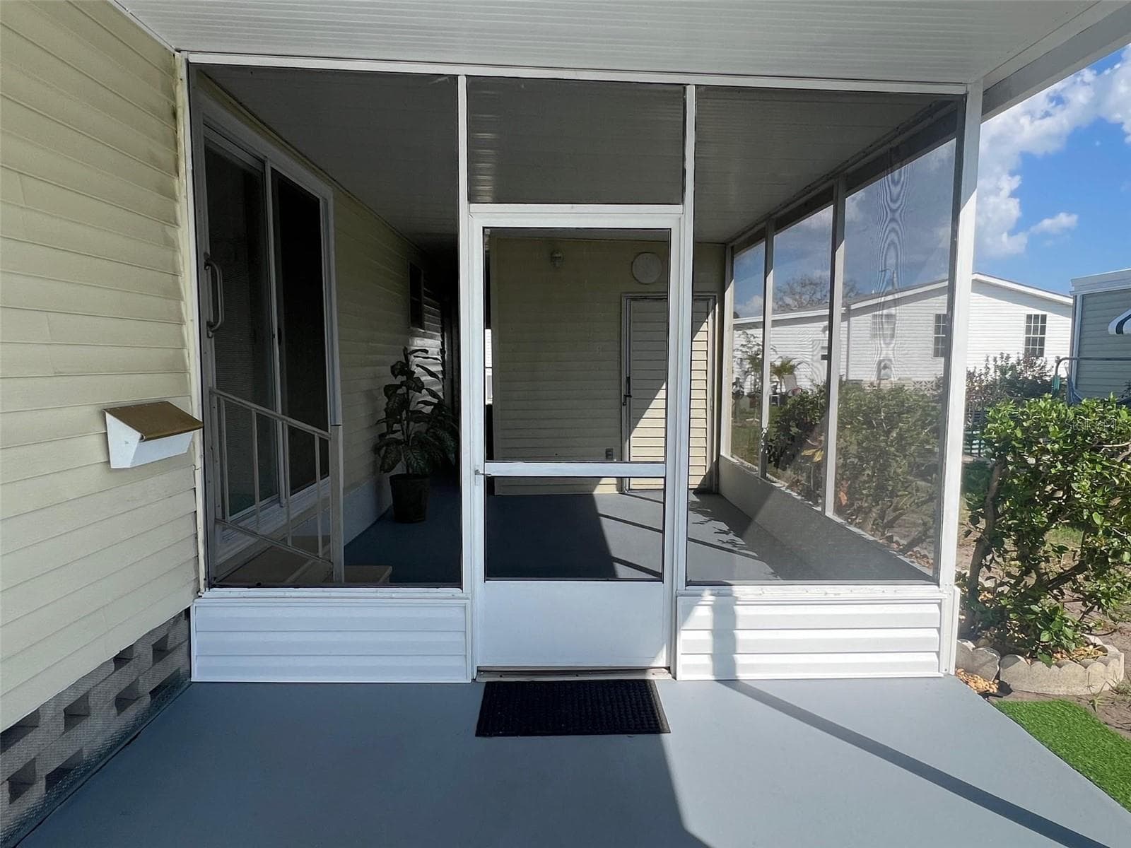 103 Pindo Palm St W photo 5