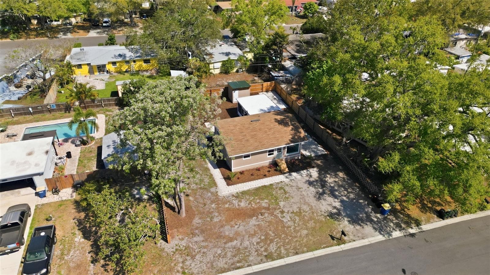 1362 Milton St photo 3