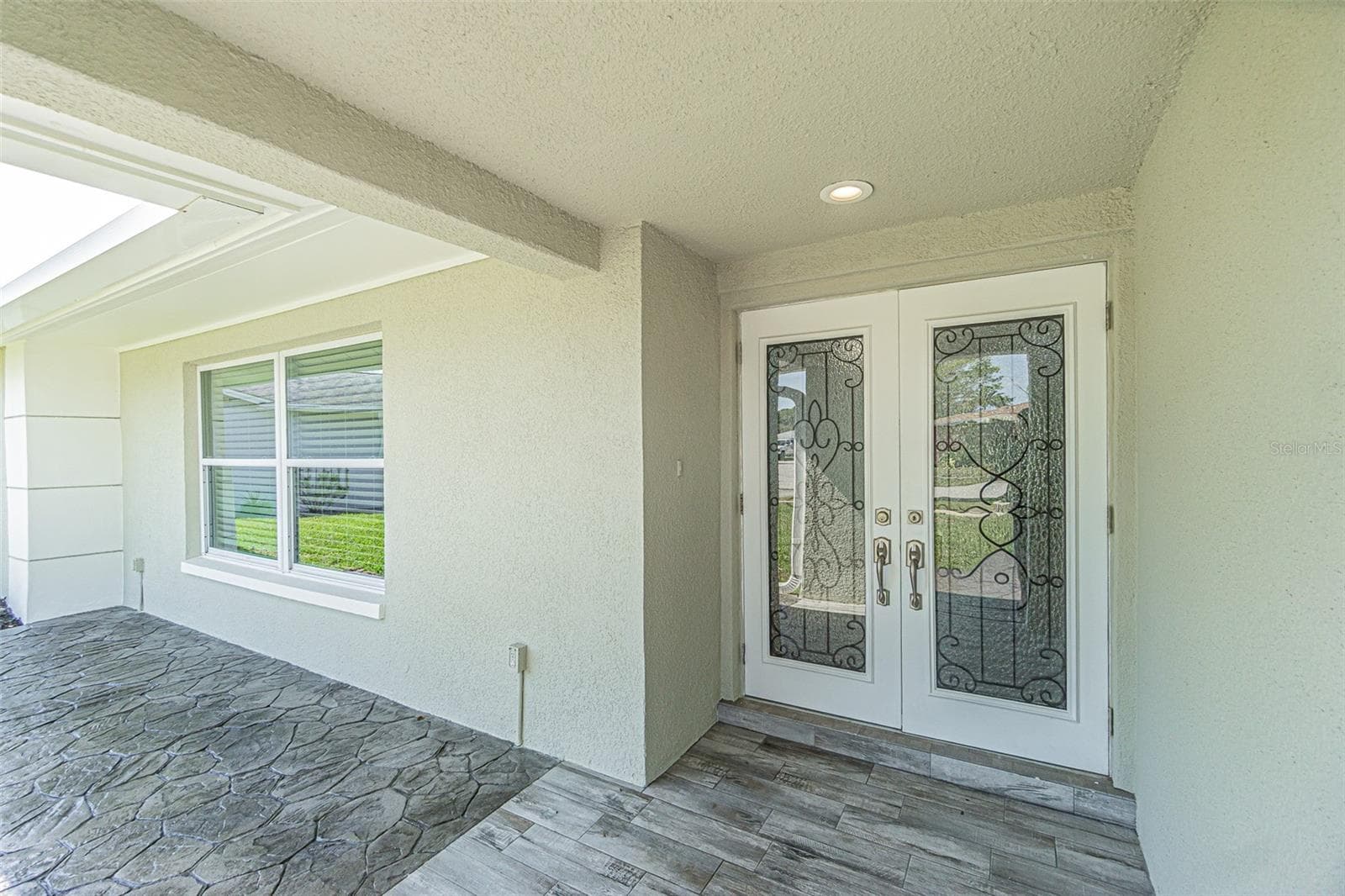 1125 Fernwood Dr photo 4