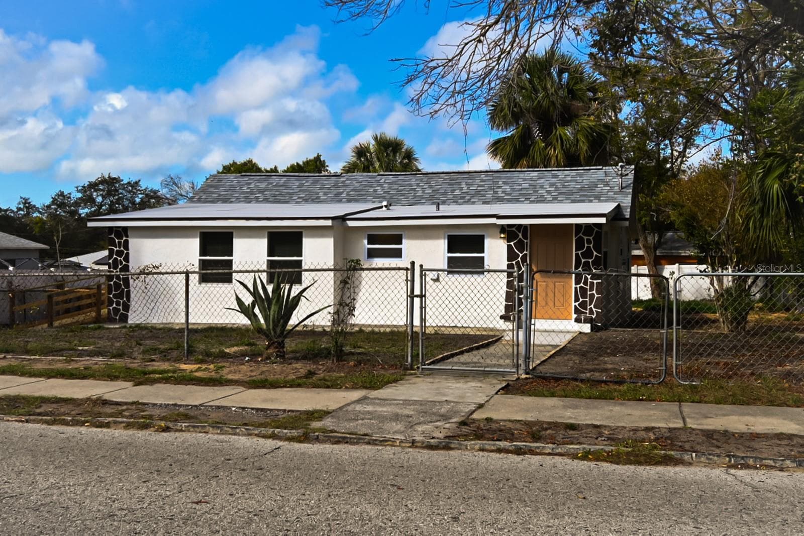 426 S Disston Ave