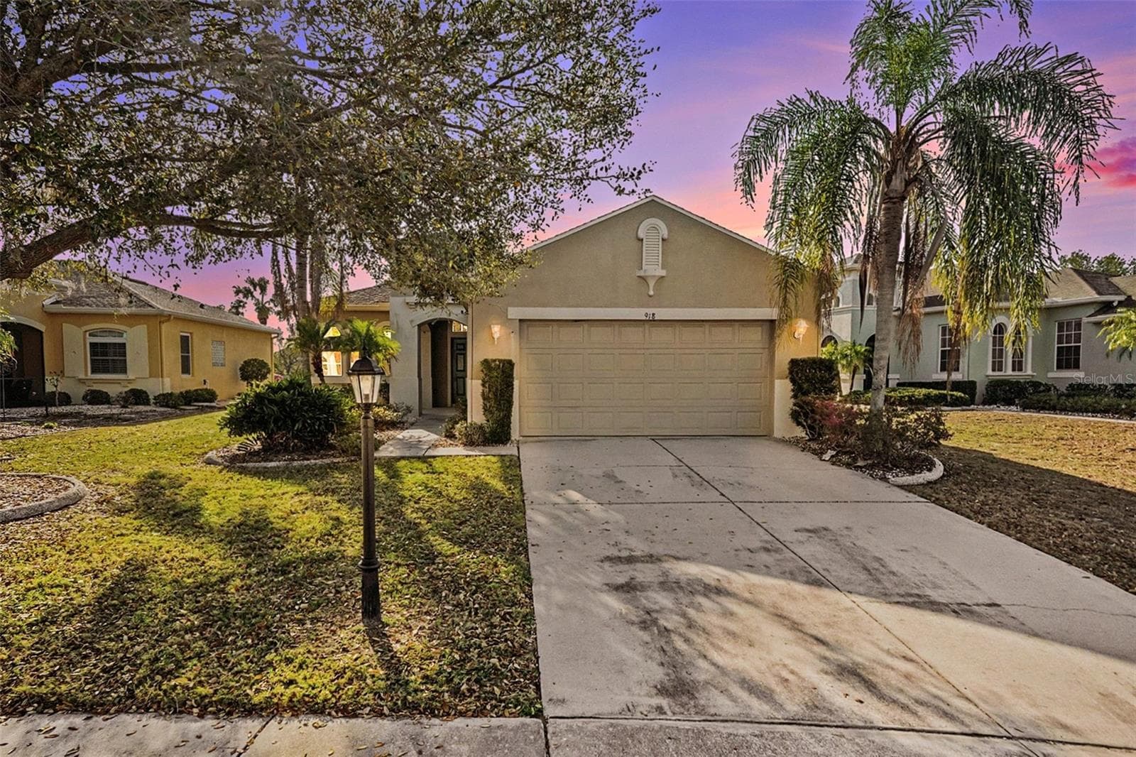 918 Regal Manor Way