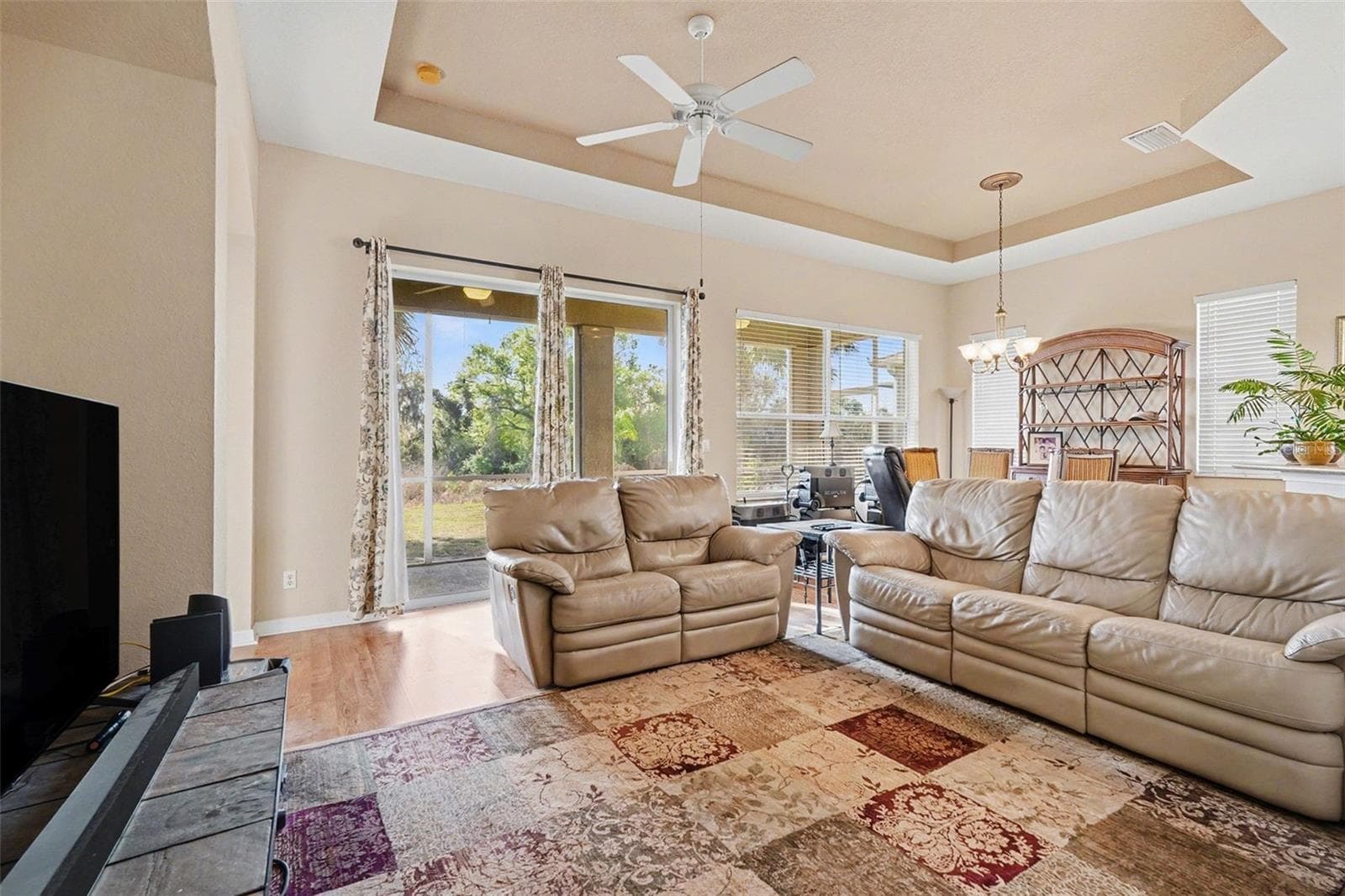 918 Regal Manor Way photo 5