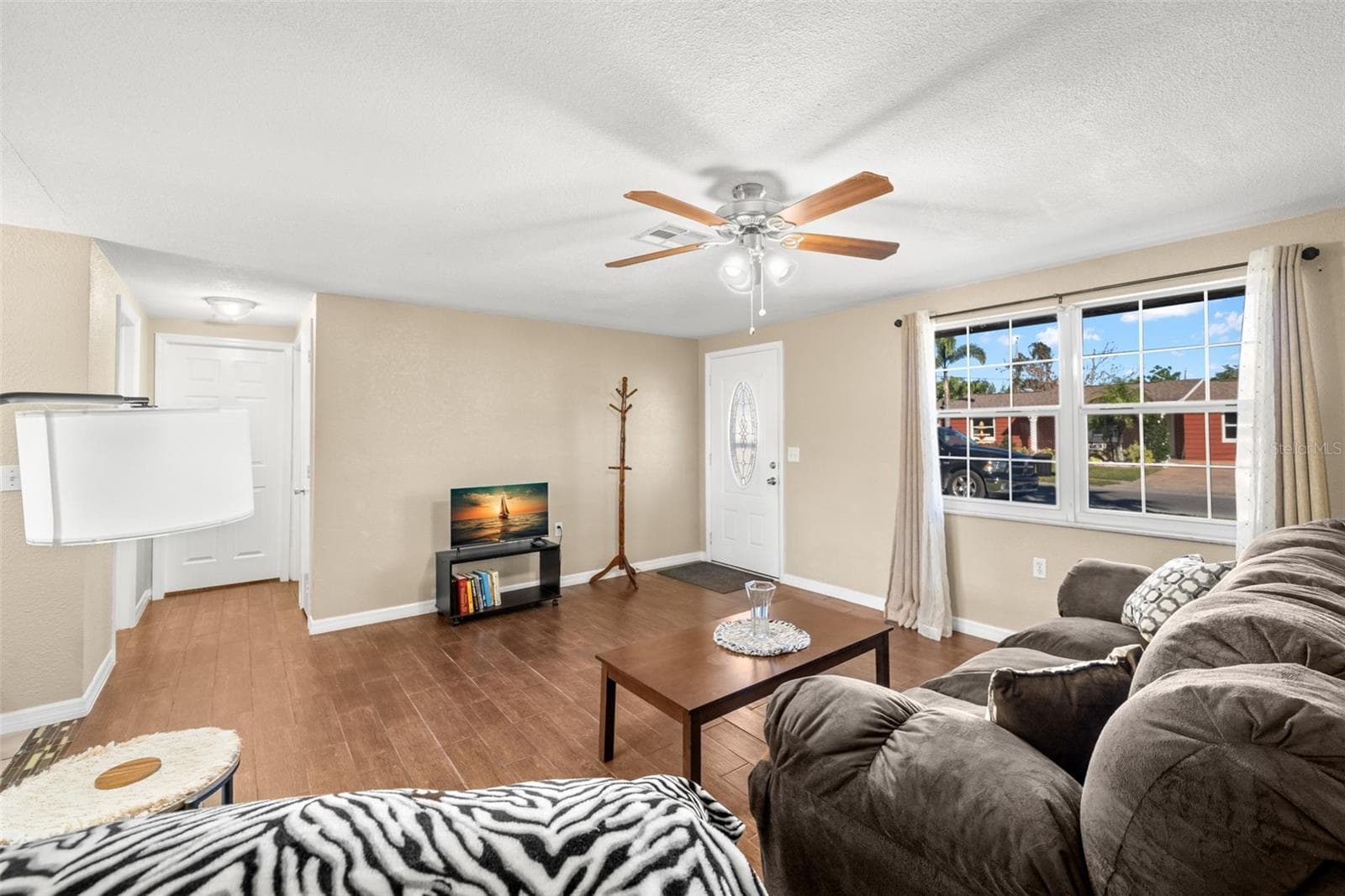 4642 Eastwood Ln photo 5
