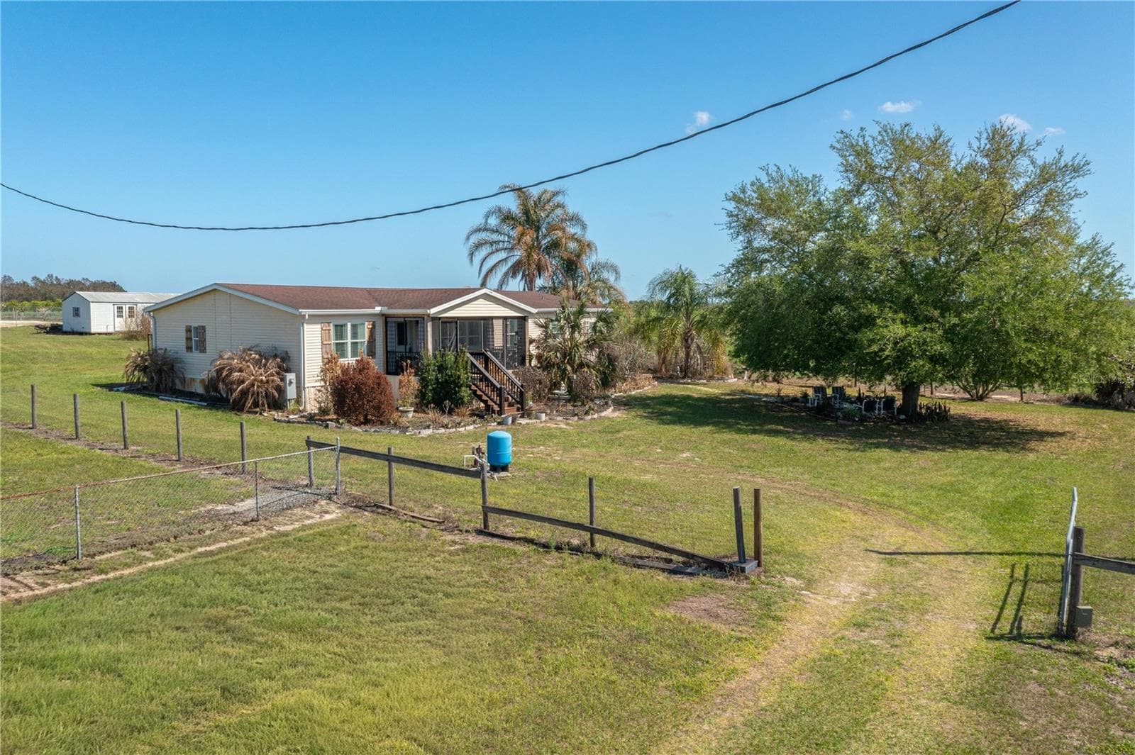 8236 Lake Lowery Rd photo 3