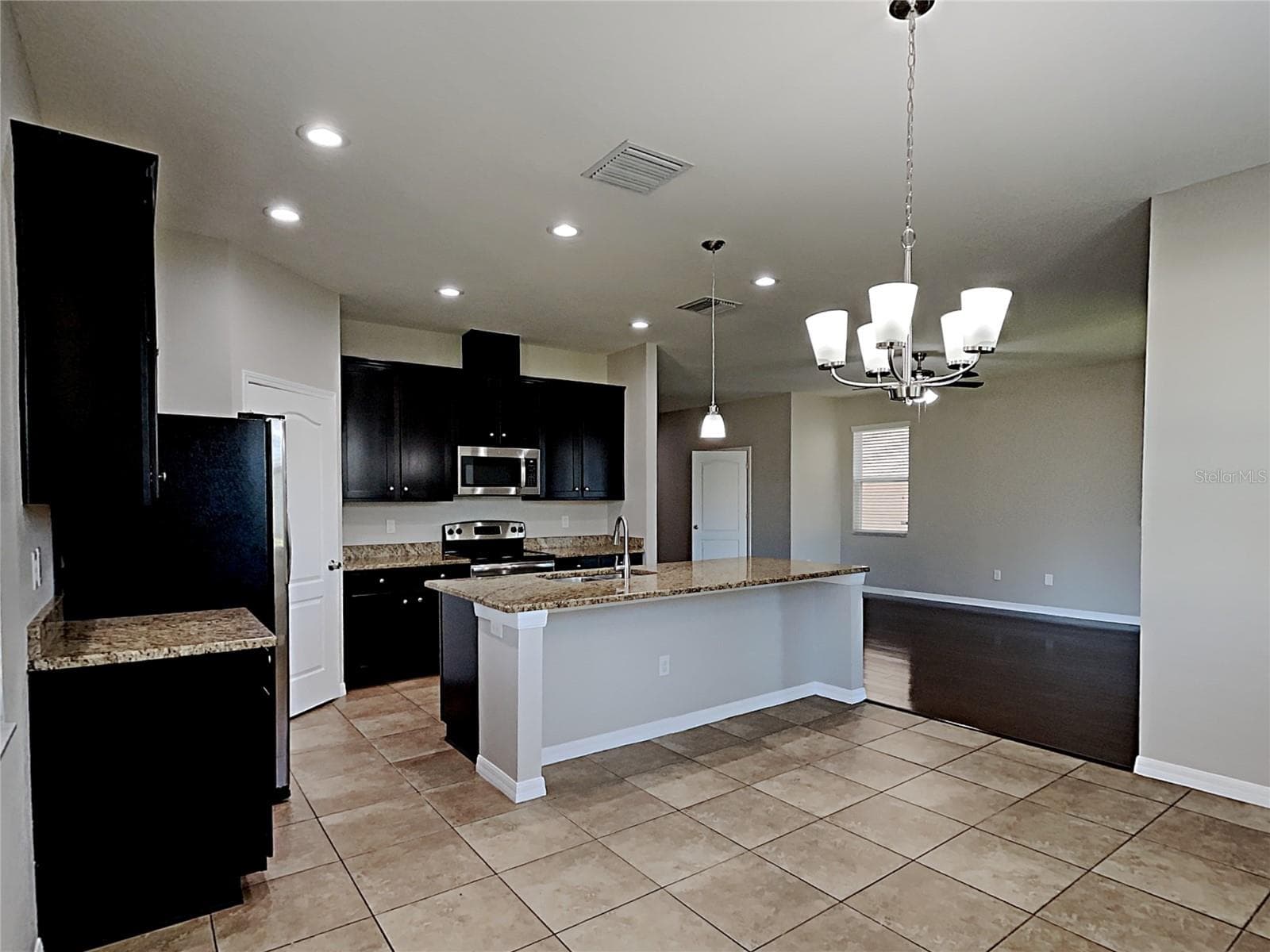 7226 Lumber Port Dr photo 4