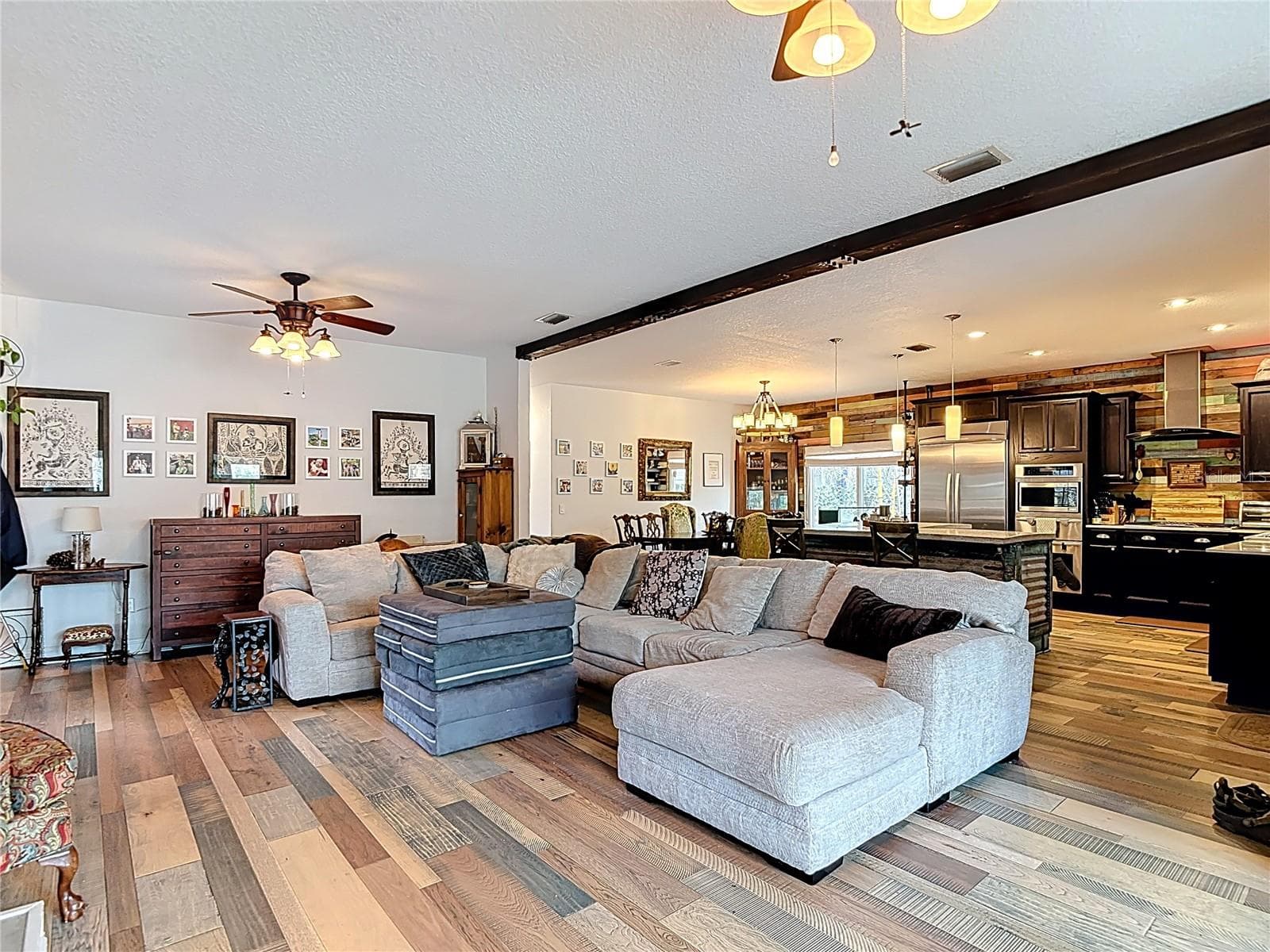 105 W Comanche Ave photo 3