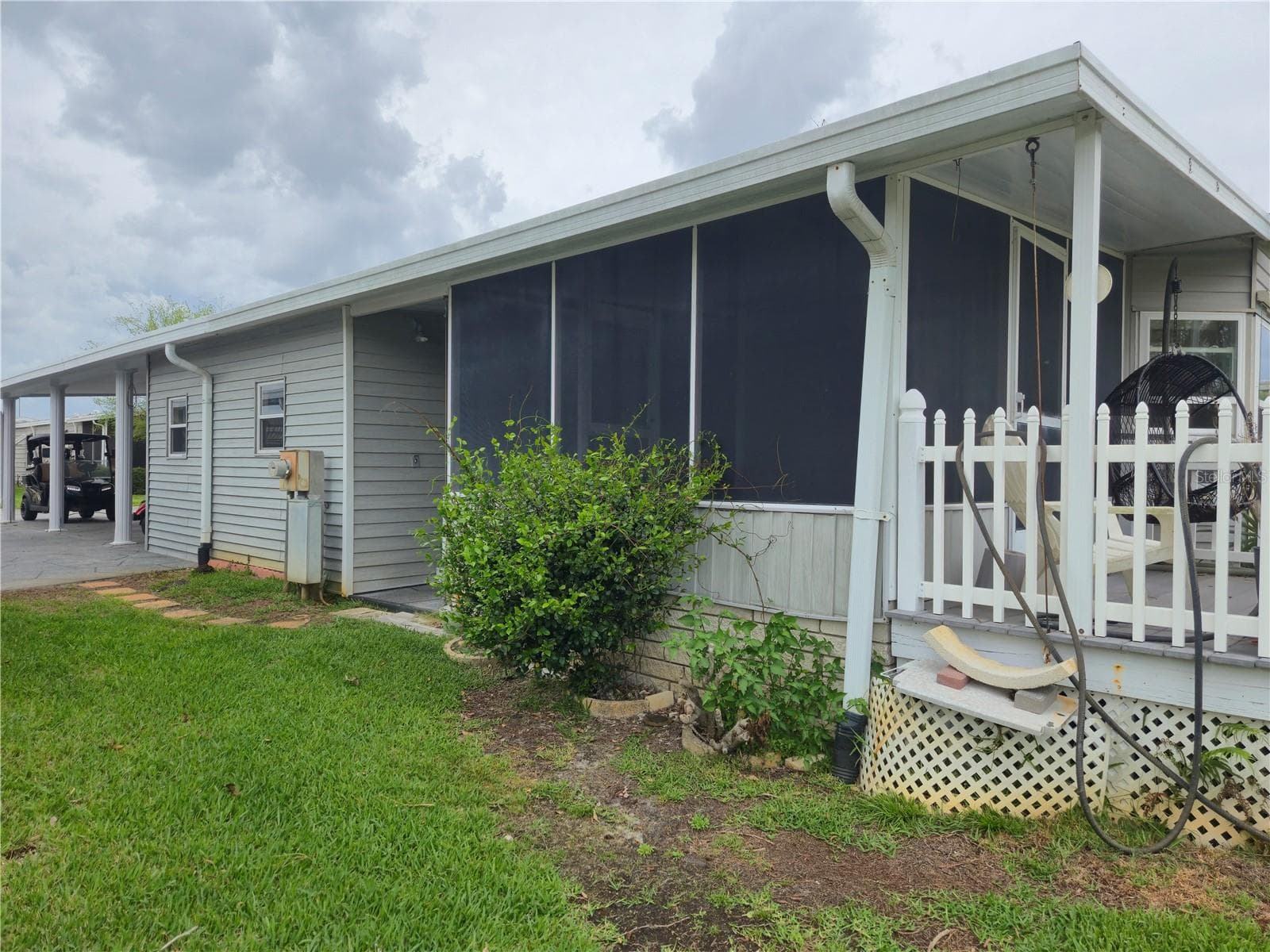 131 Victoria Dr photo 3