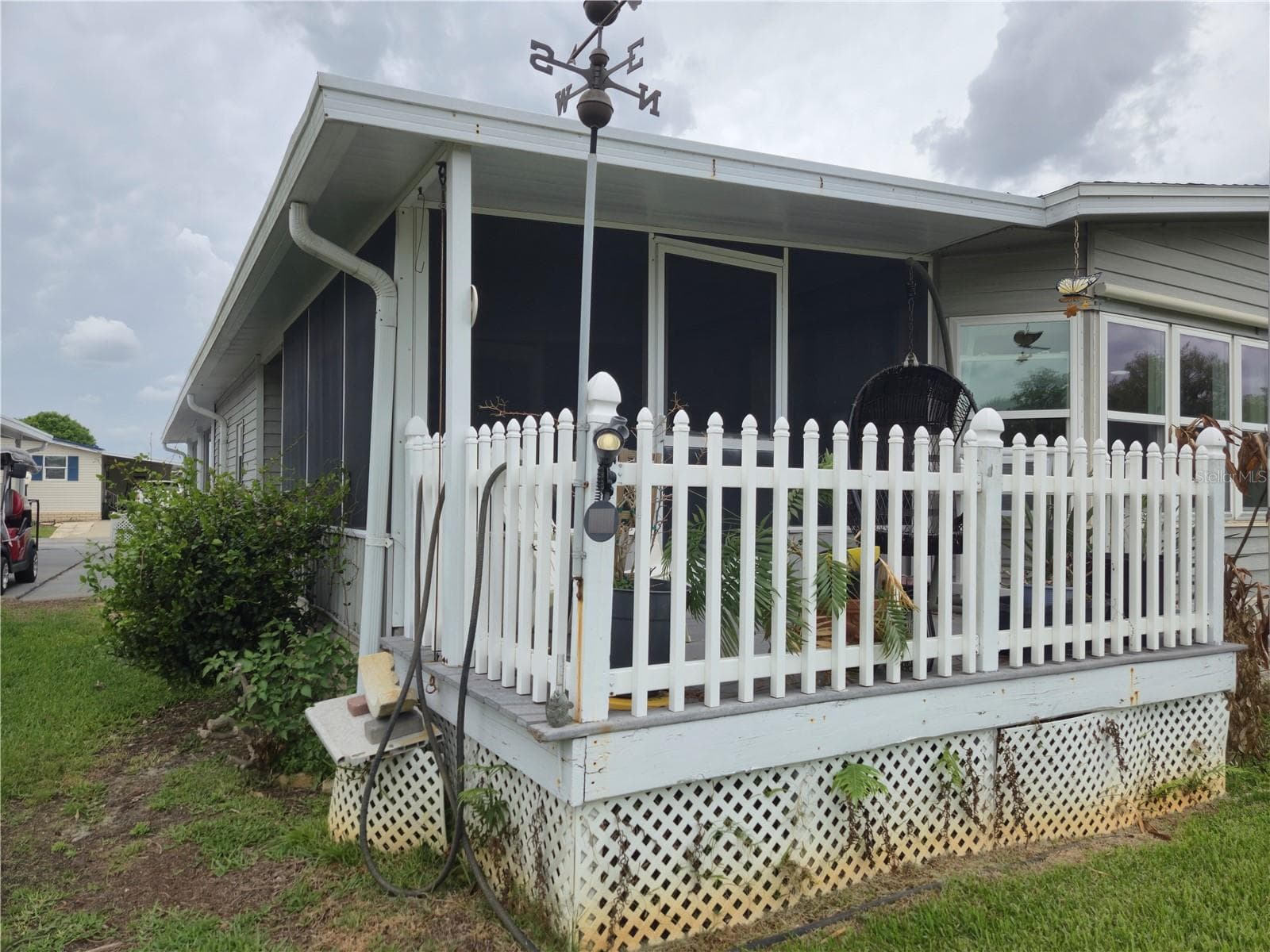 131 Victoria Dr photo 4