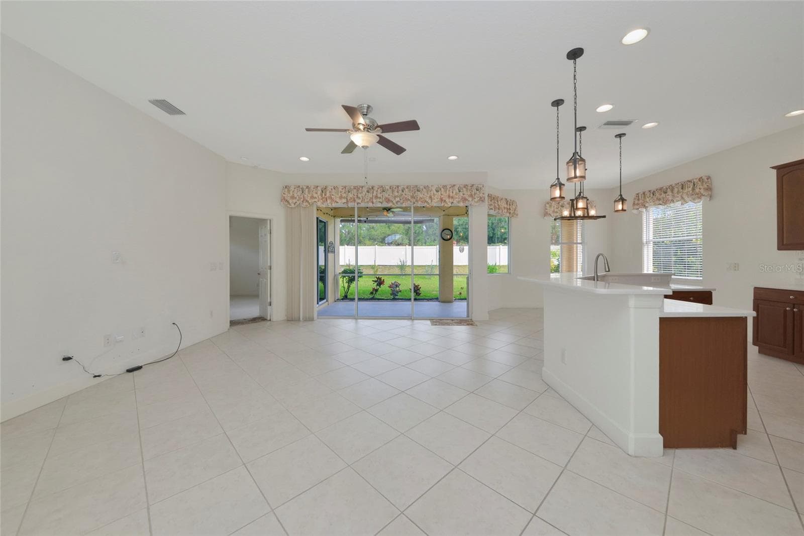 6841 74th Street Cir E photo 3