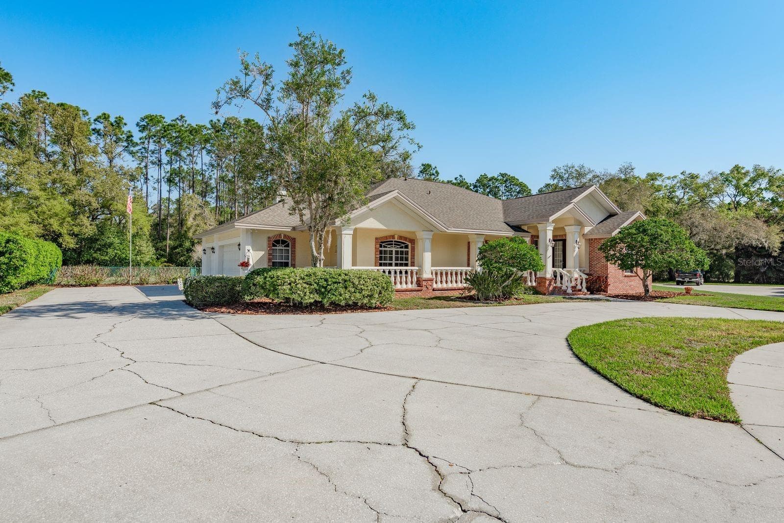 6207 Claire DE Lune CT photo 4
