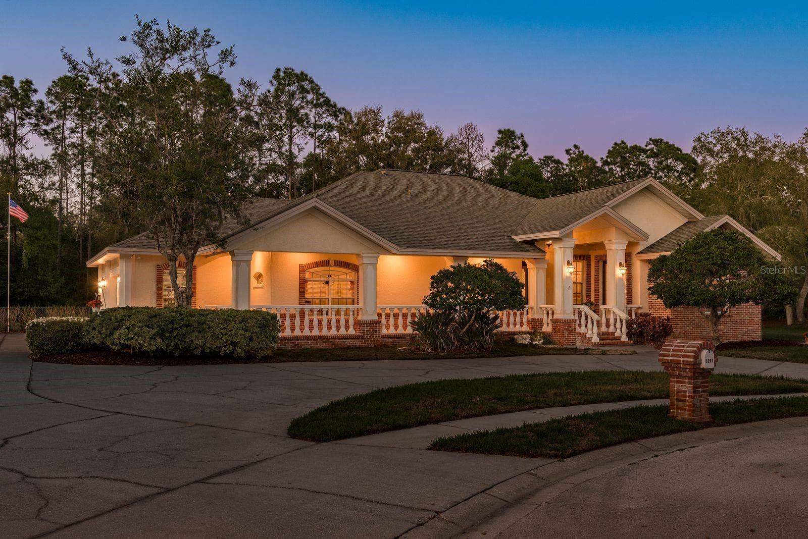 6207 Claire DE Lune CT photo 5