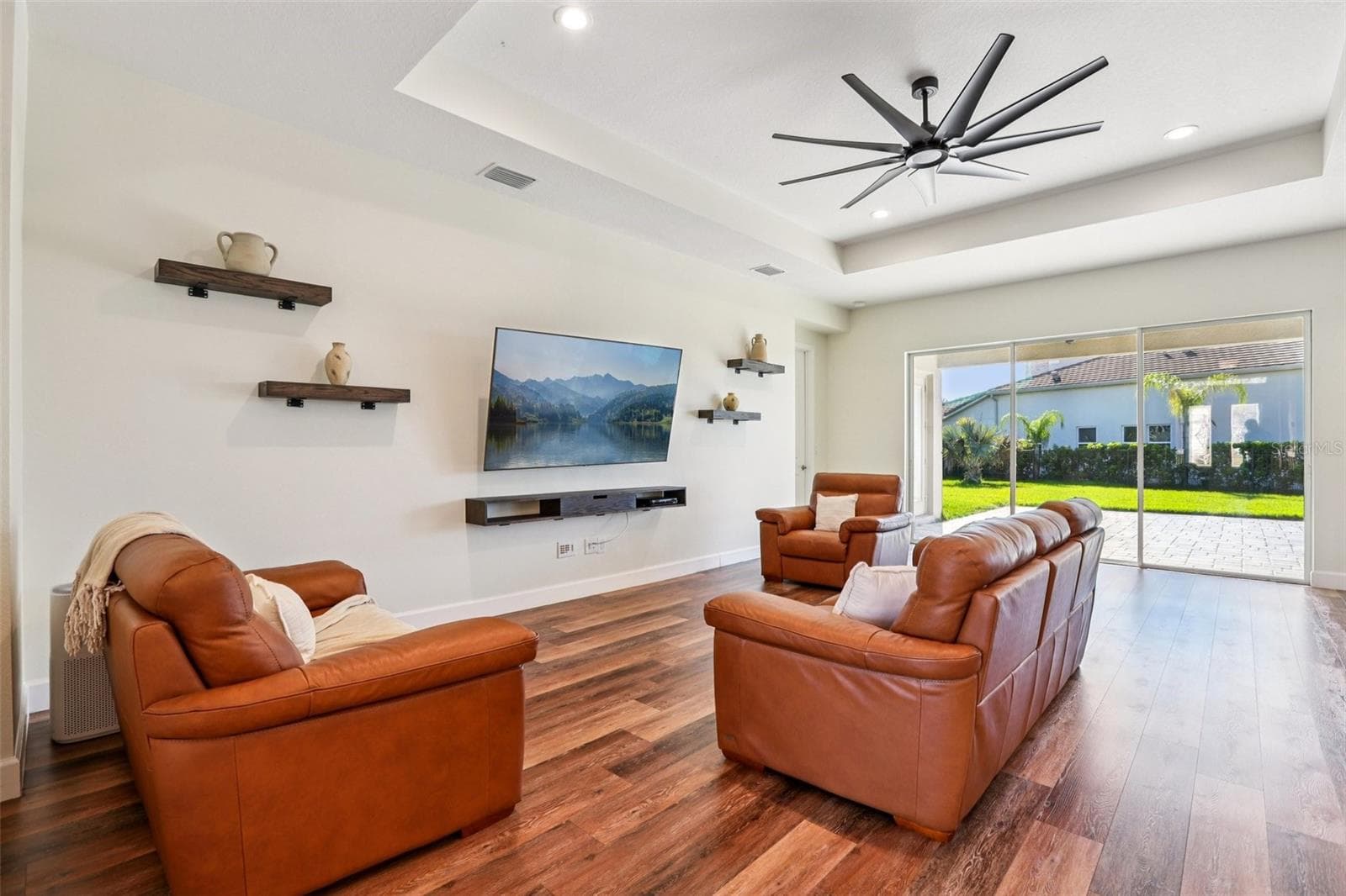 3326 Acacia Bay Ave photo 5