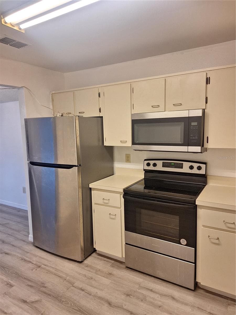 11910 Skylake Pl #E photo 5