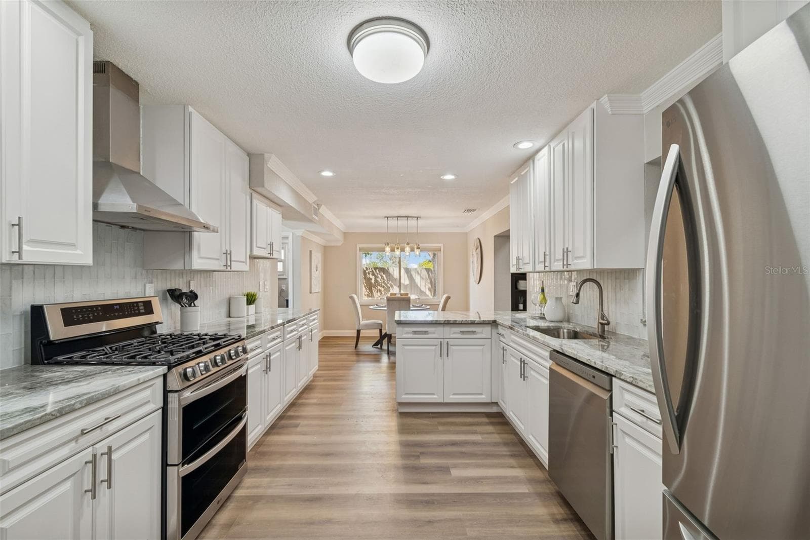 8402 Boxwood Dr photo 5