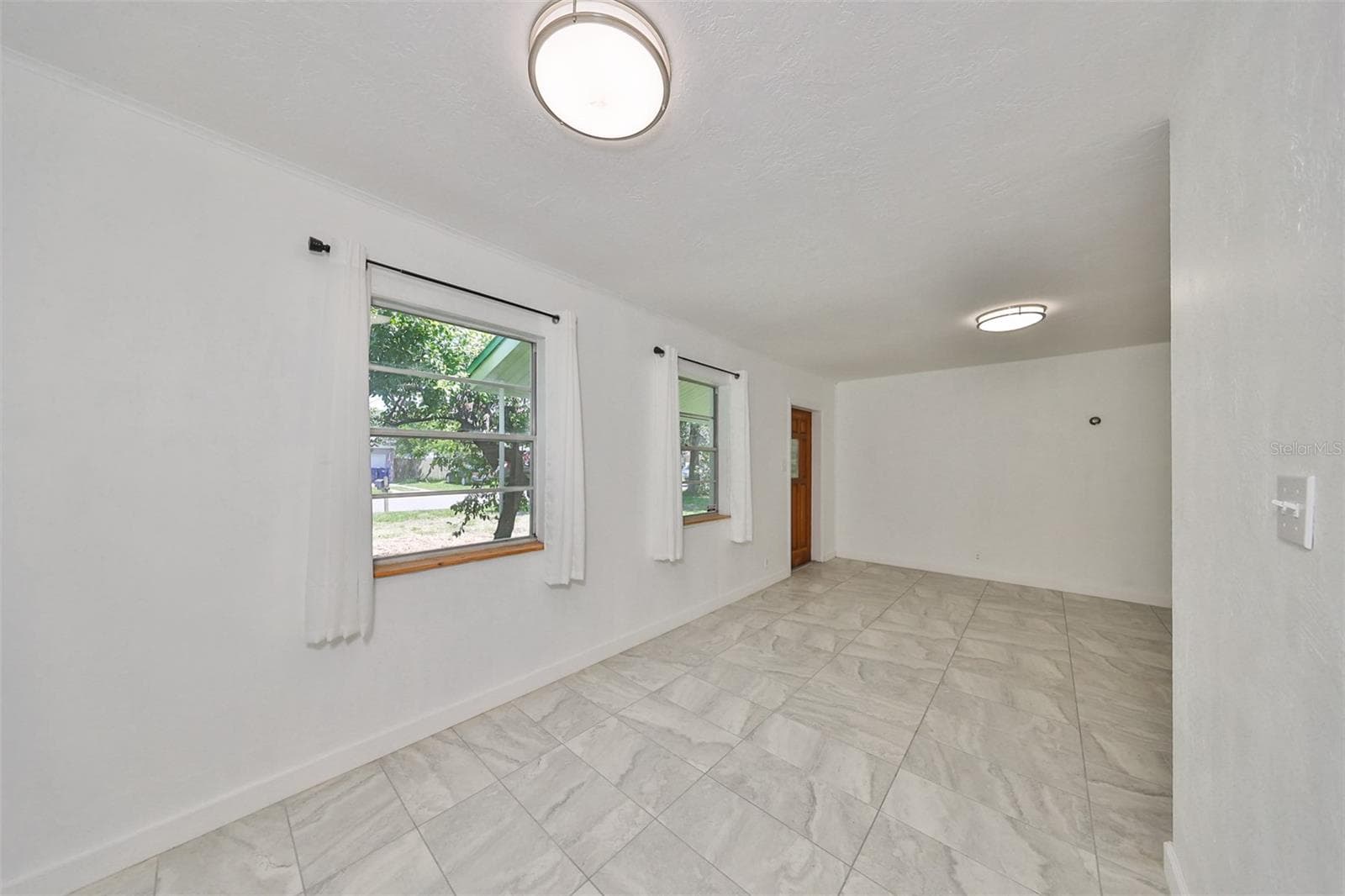 3908 W Wallace Ave photo 4