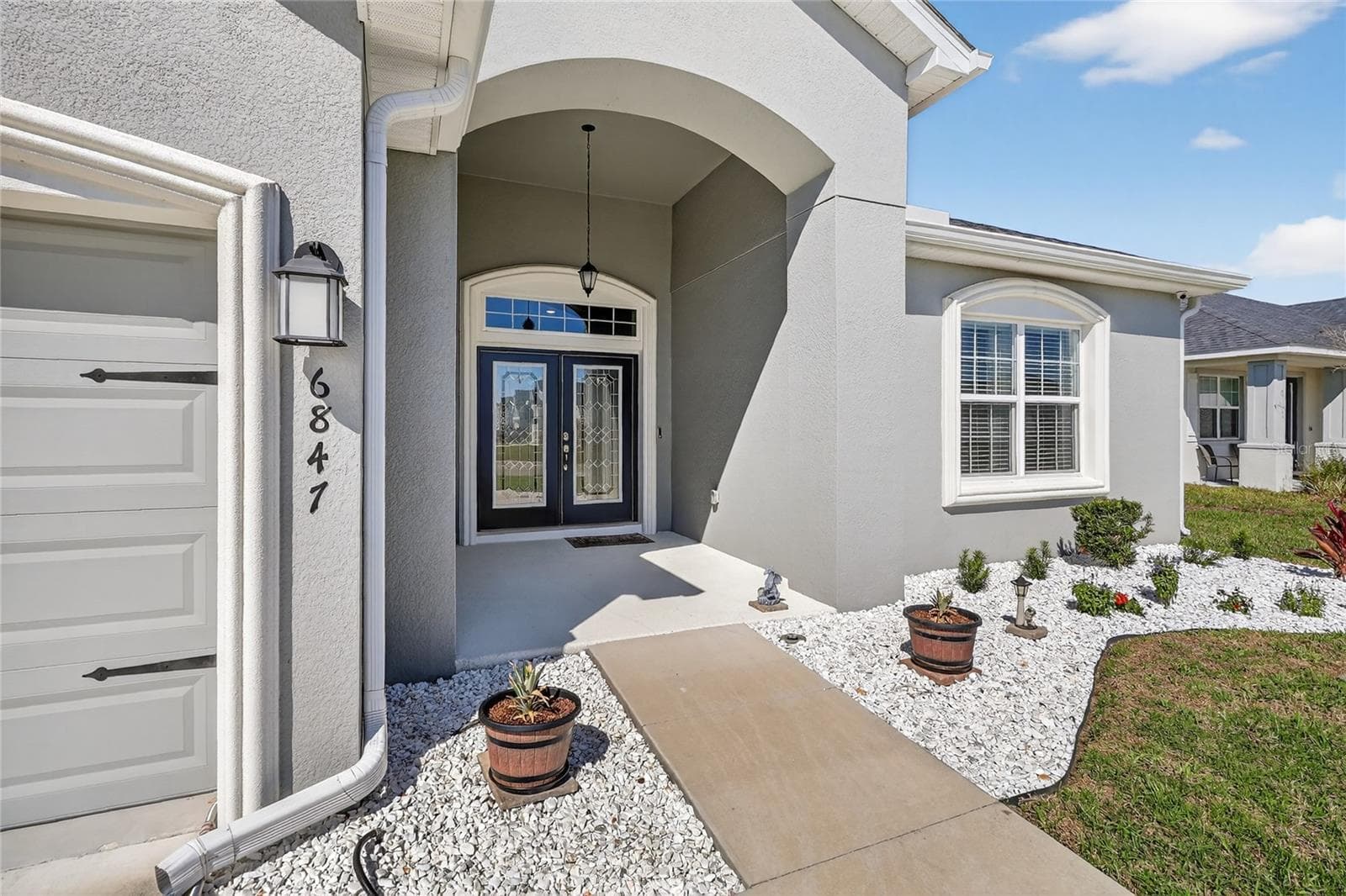 6847 Treymont Dr photo 3