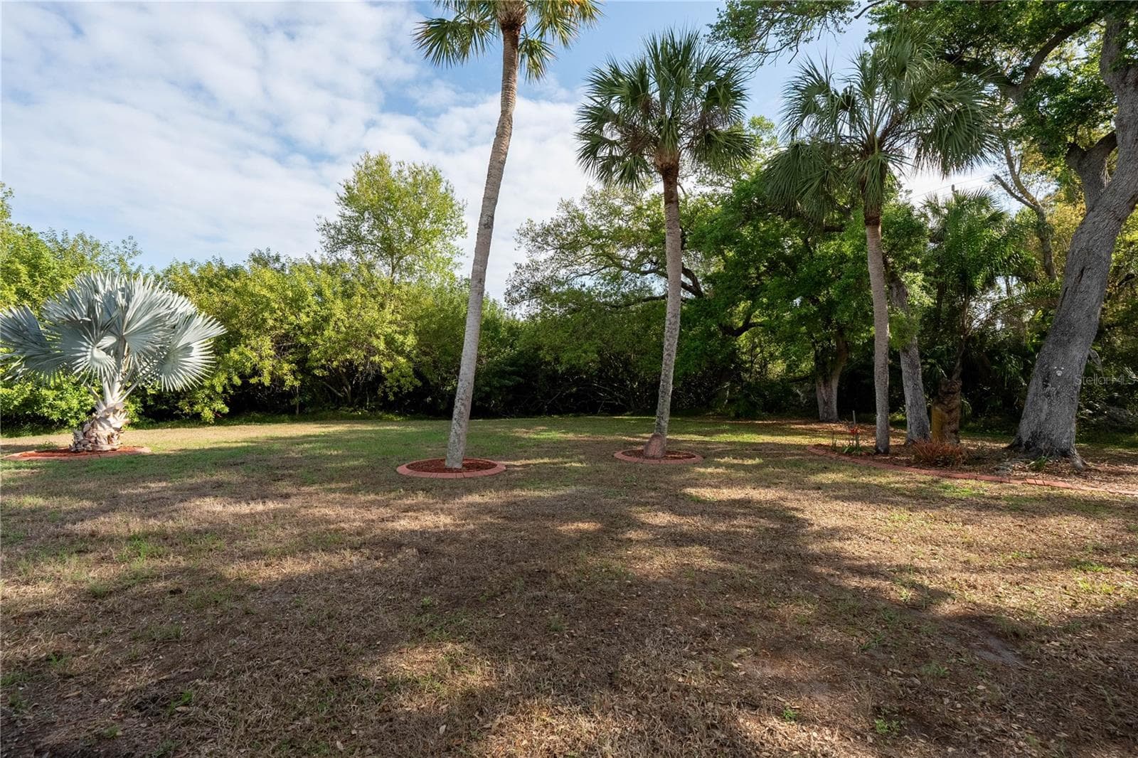 5910 Majestic Way photo 3
