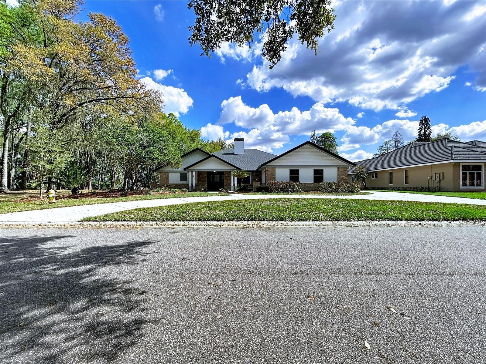 2881 Hammock Dr photo 5