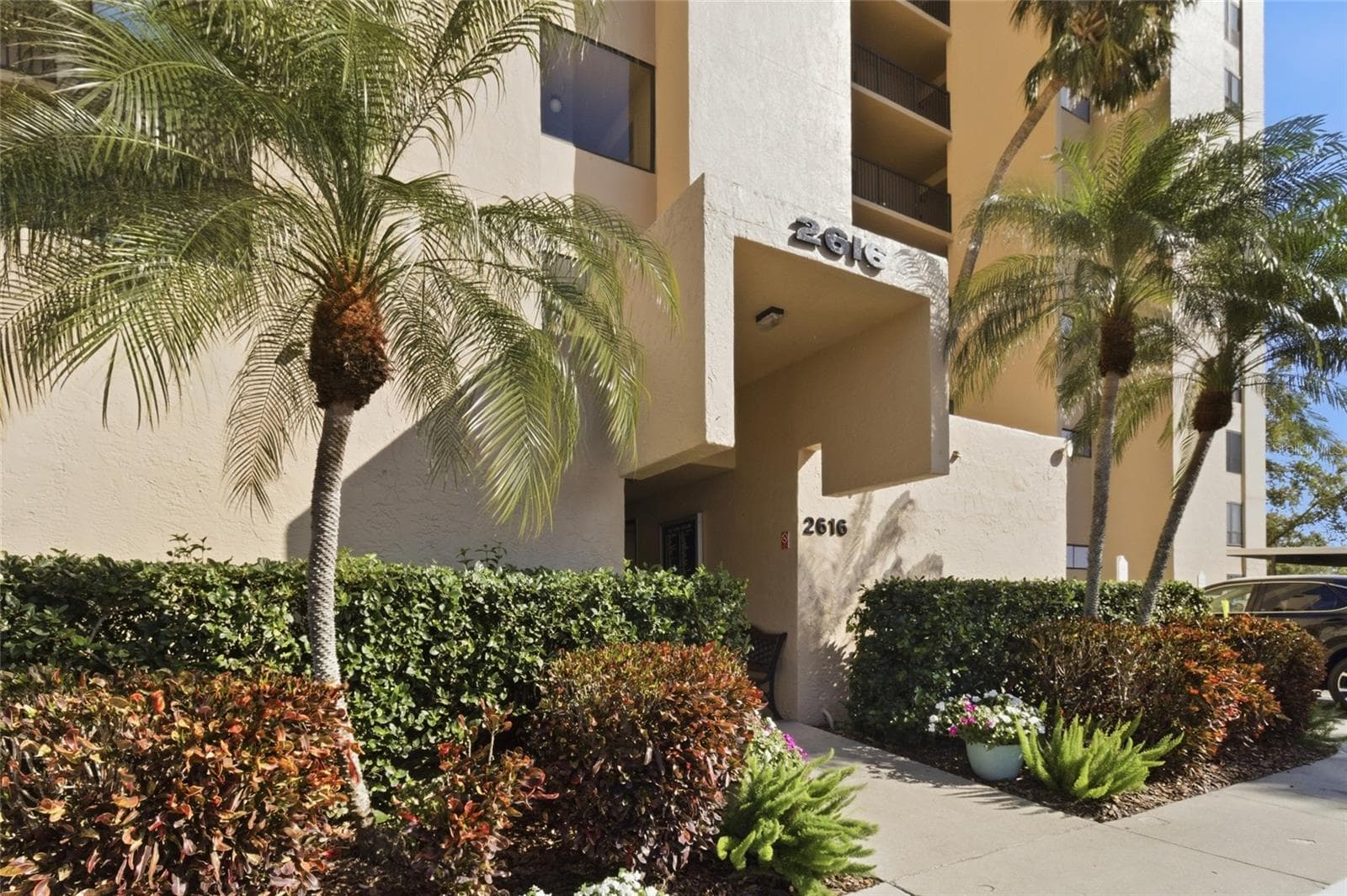 2616 Cove Cay Dr #502