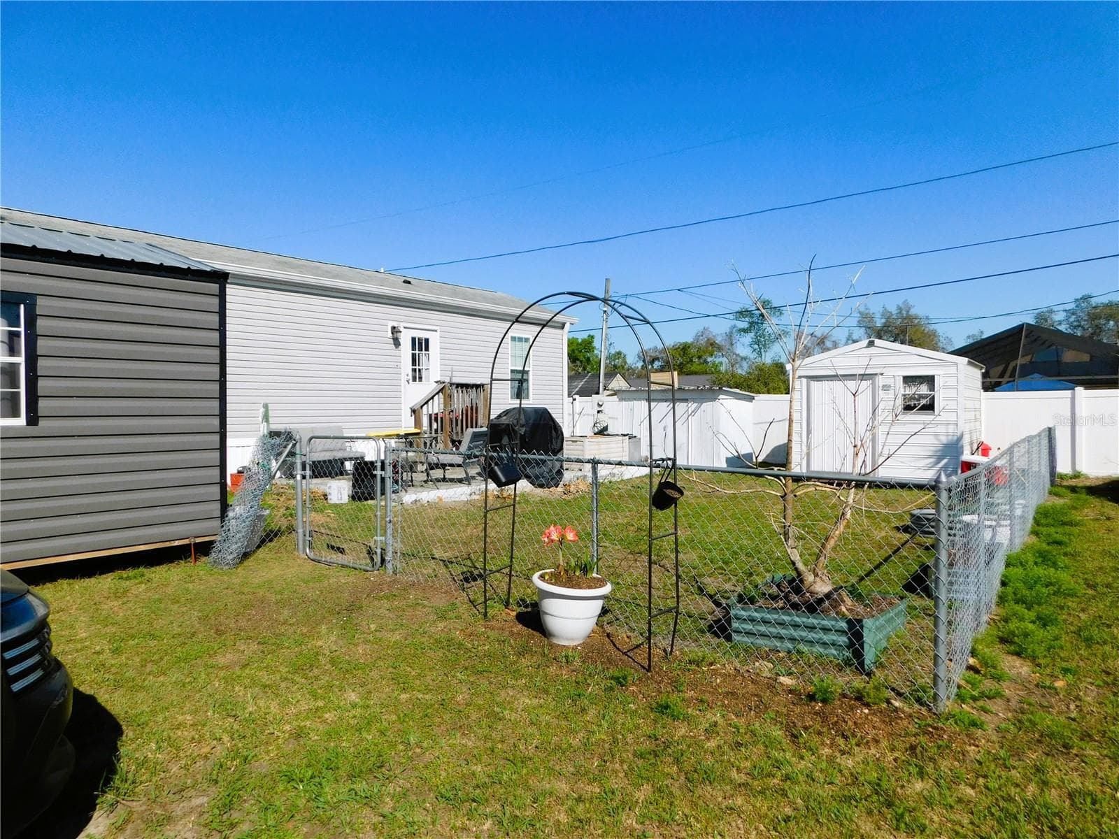 39143 Hillcrest Dr photo 5