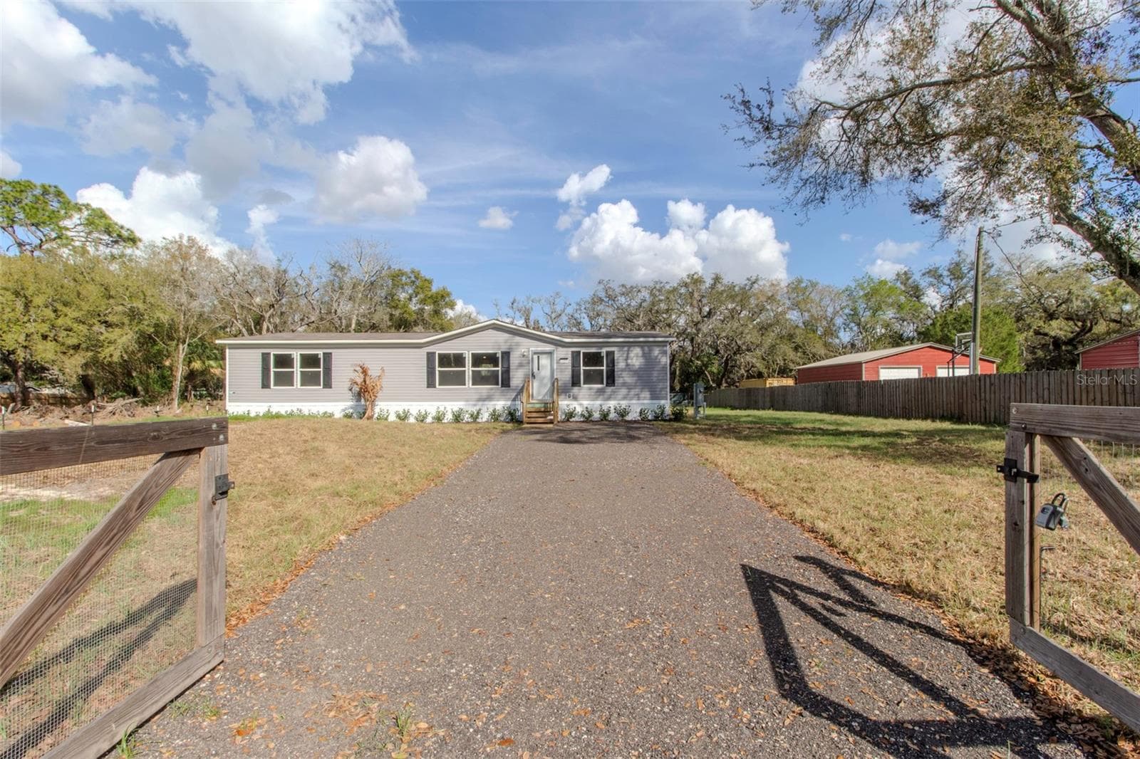 12396 Hicks Rd photo 3