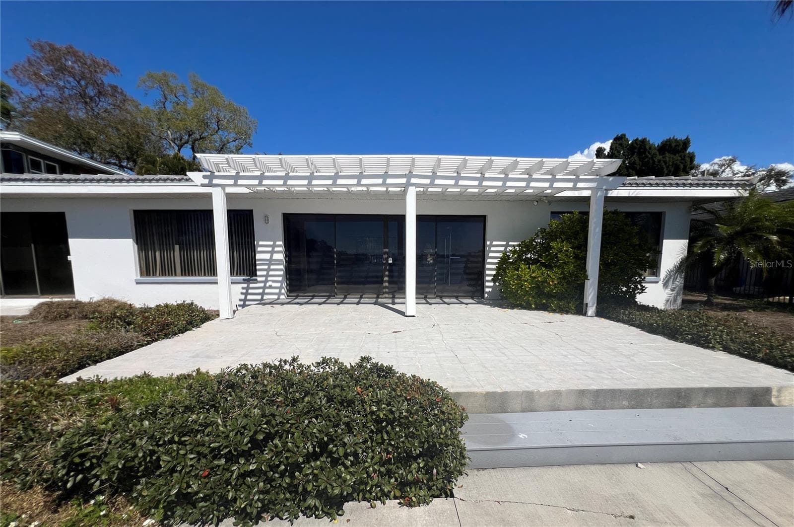 2431 Sunrise Dr SE photo 3
