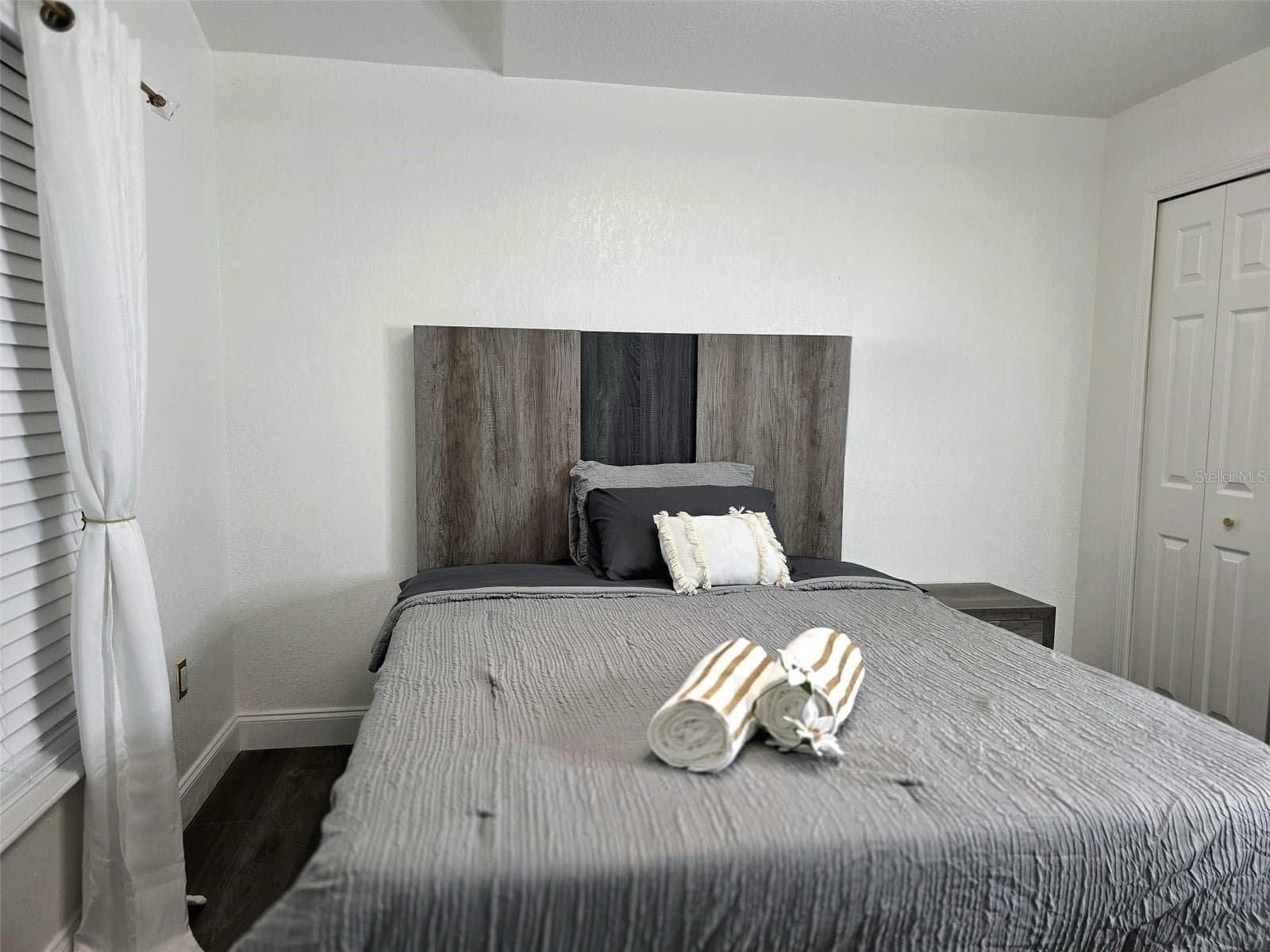 24921 Ravello St photo 4