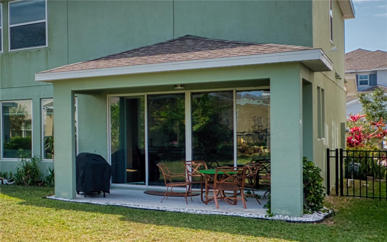 6136 Voyagers Pl photo 4