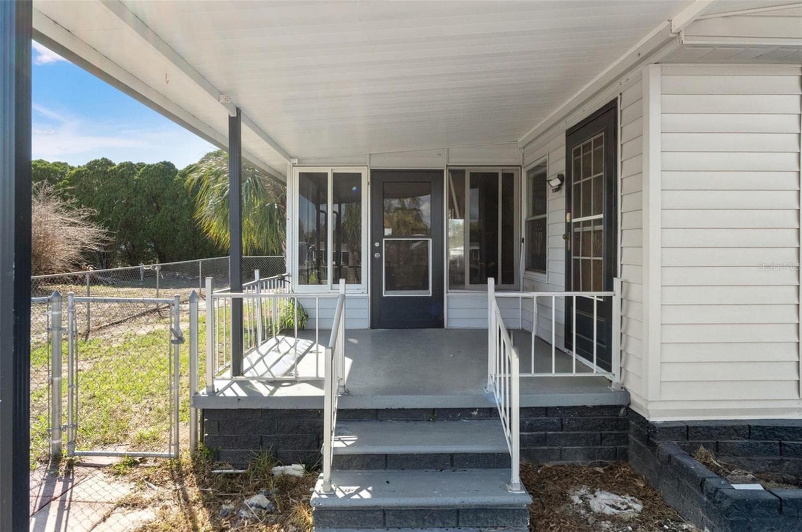8431 Moonlight Ave photo 4