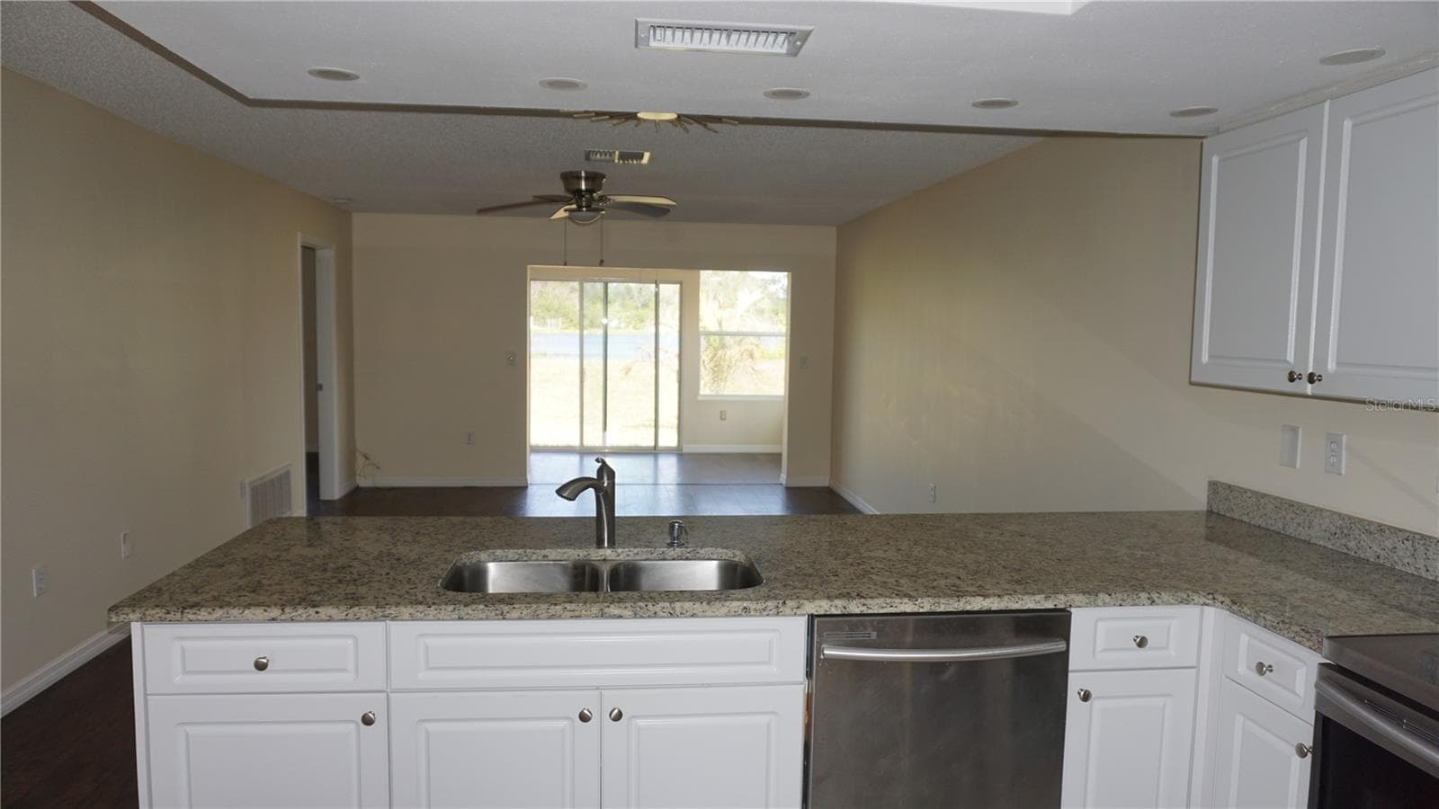 7602 Danube Dr photo 5