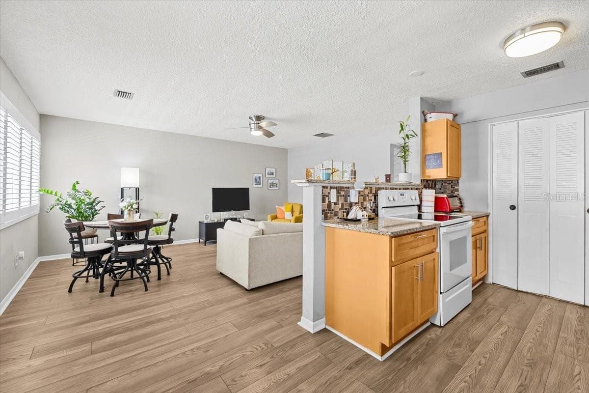 1235 S Highland Ave #2-307 photo 3
