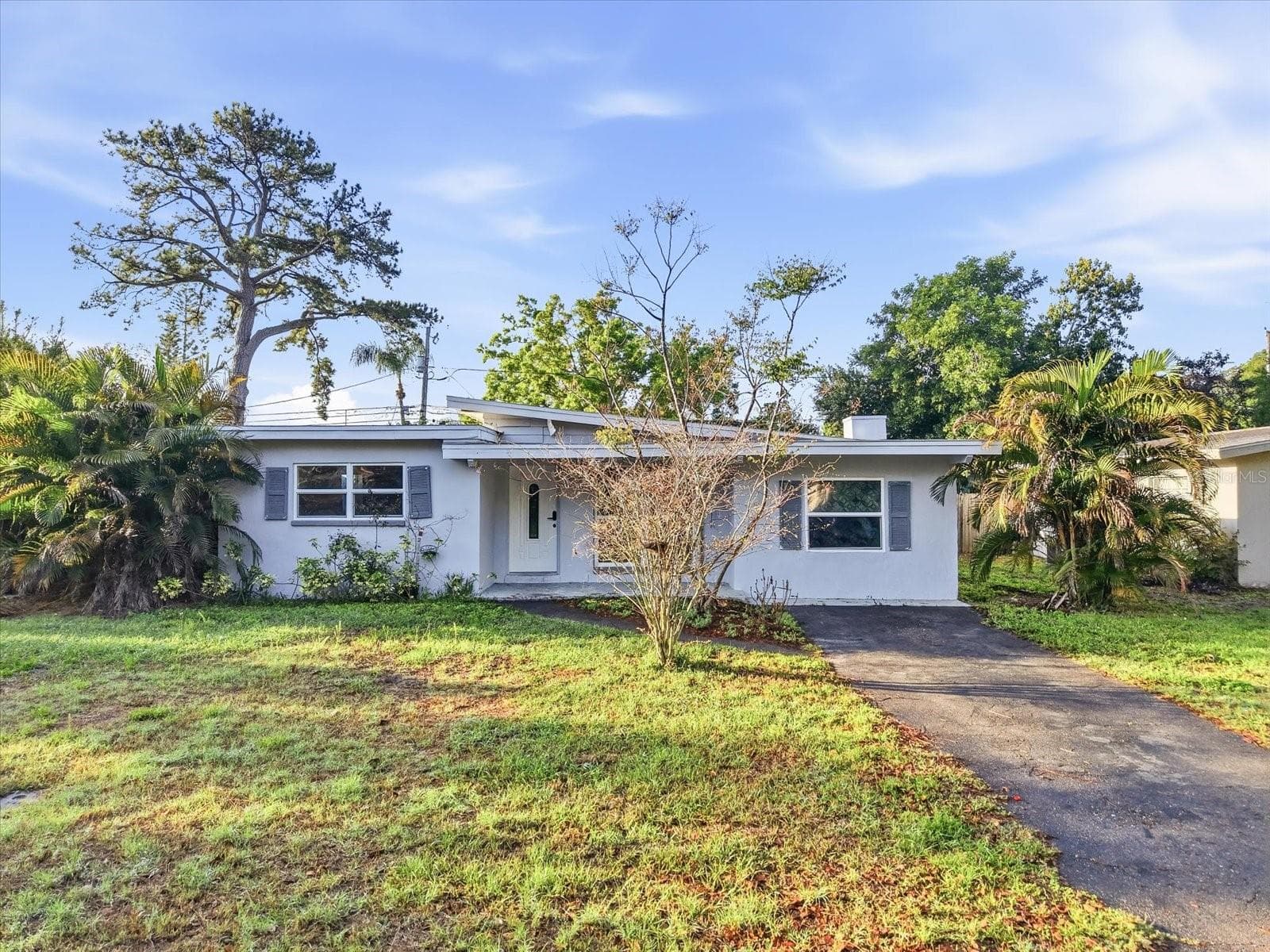 1949 Pinehurst Dr