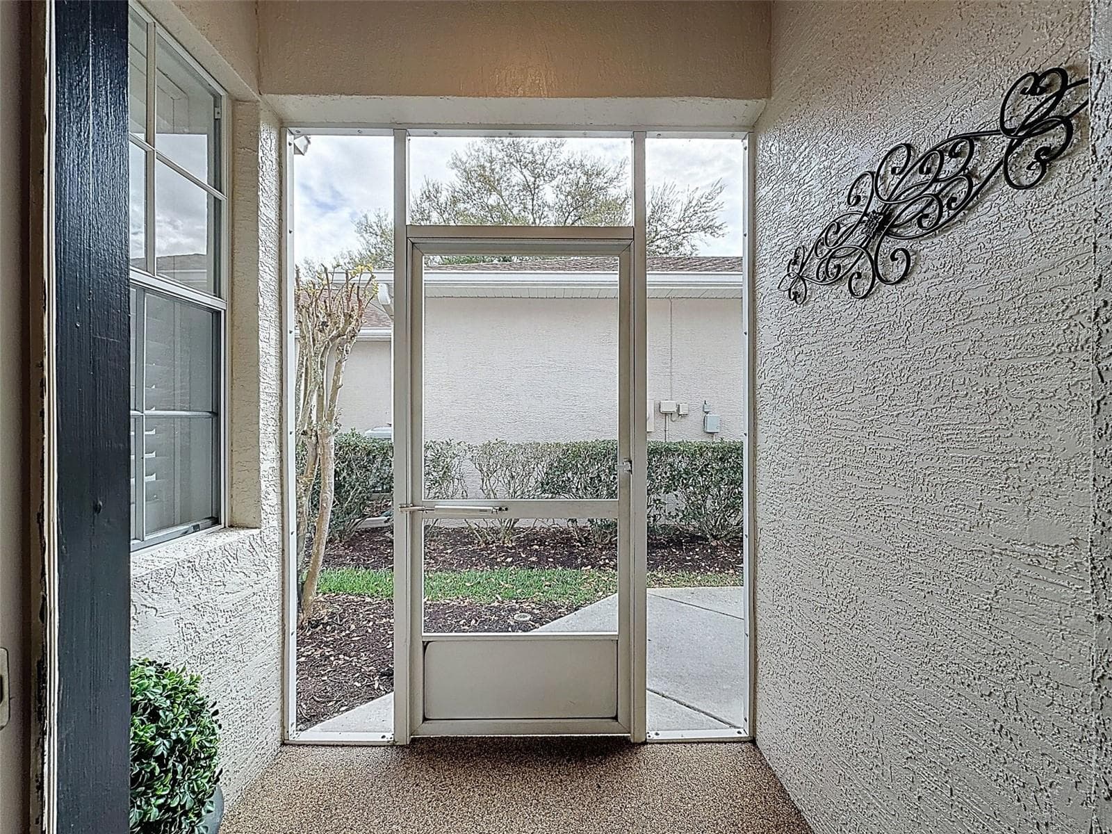 15021 Tamarind Loop photo 5