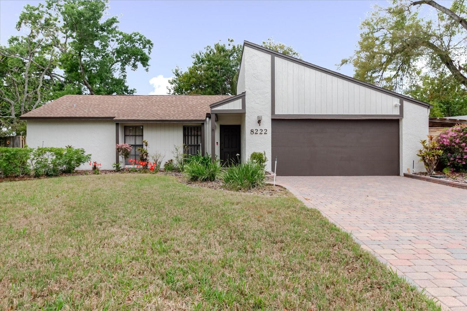 8222 LA Serena Dr photo 3