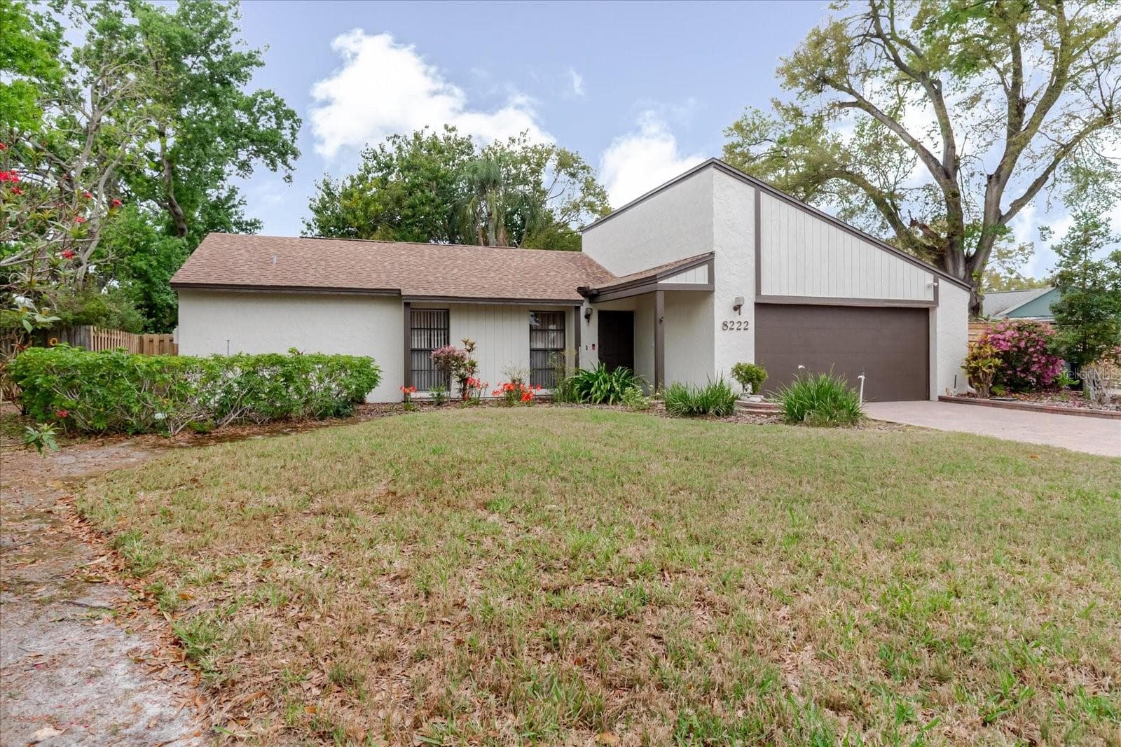 8222 LA Serena Dr photo 4