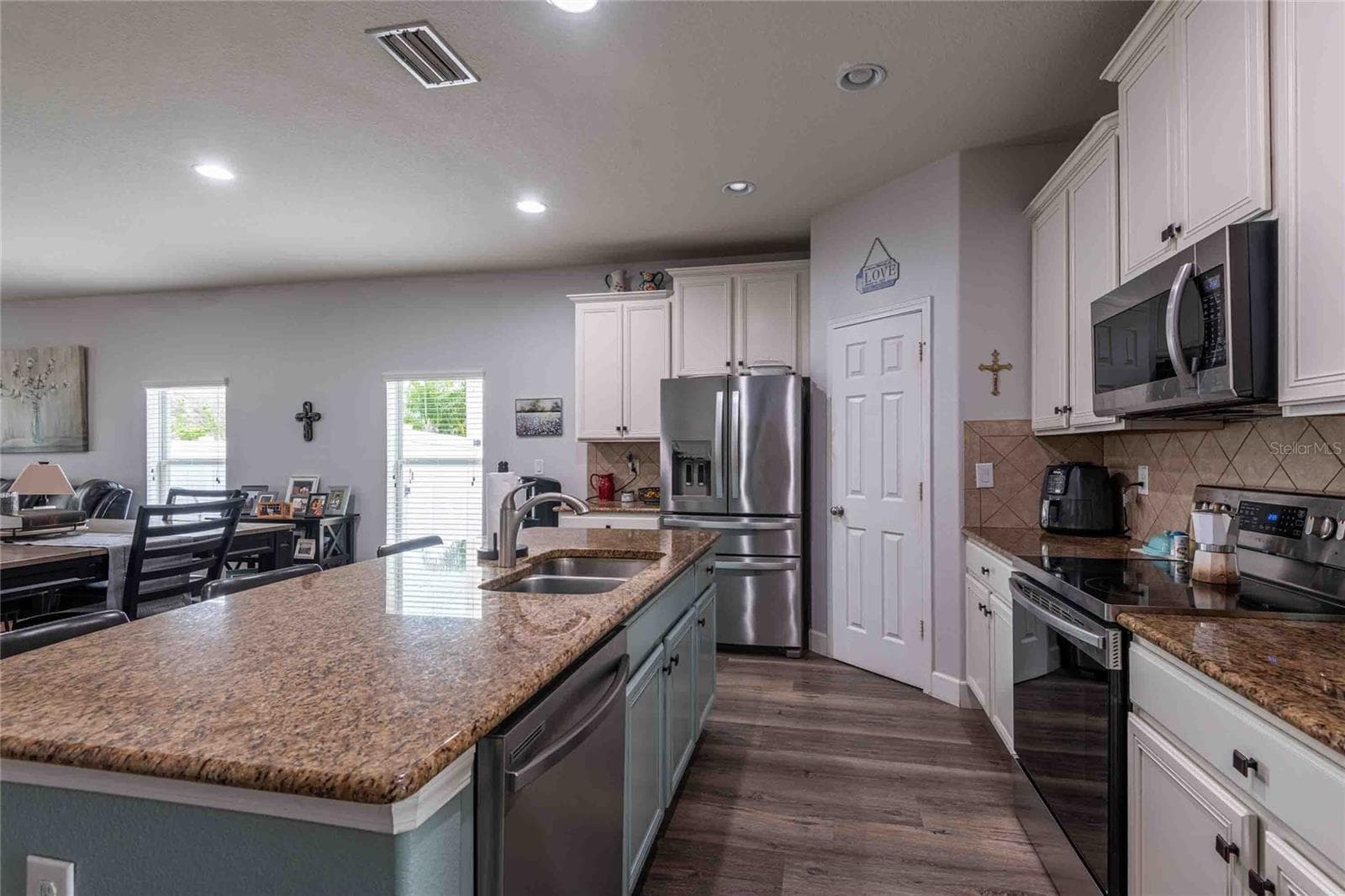 2814 Maple Brook Loop photo 4