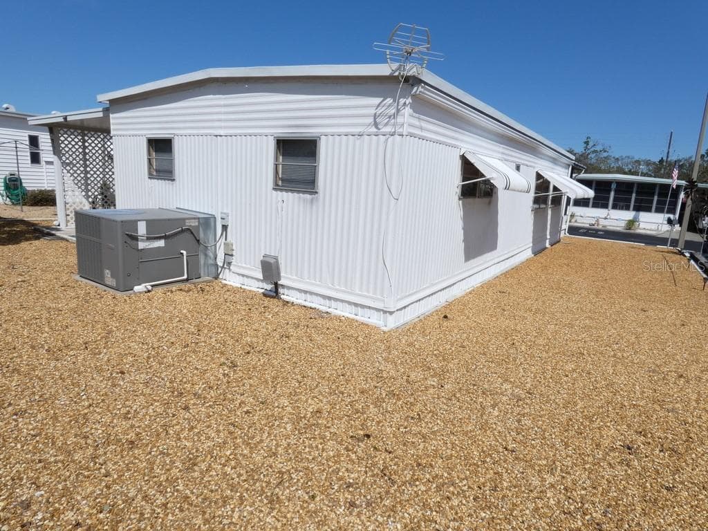 3612 Tiki Dr photo 5