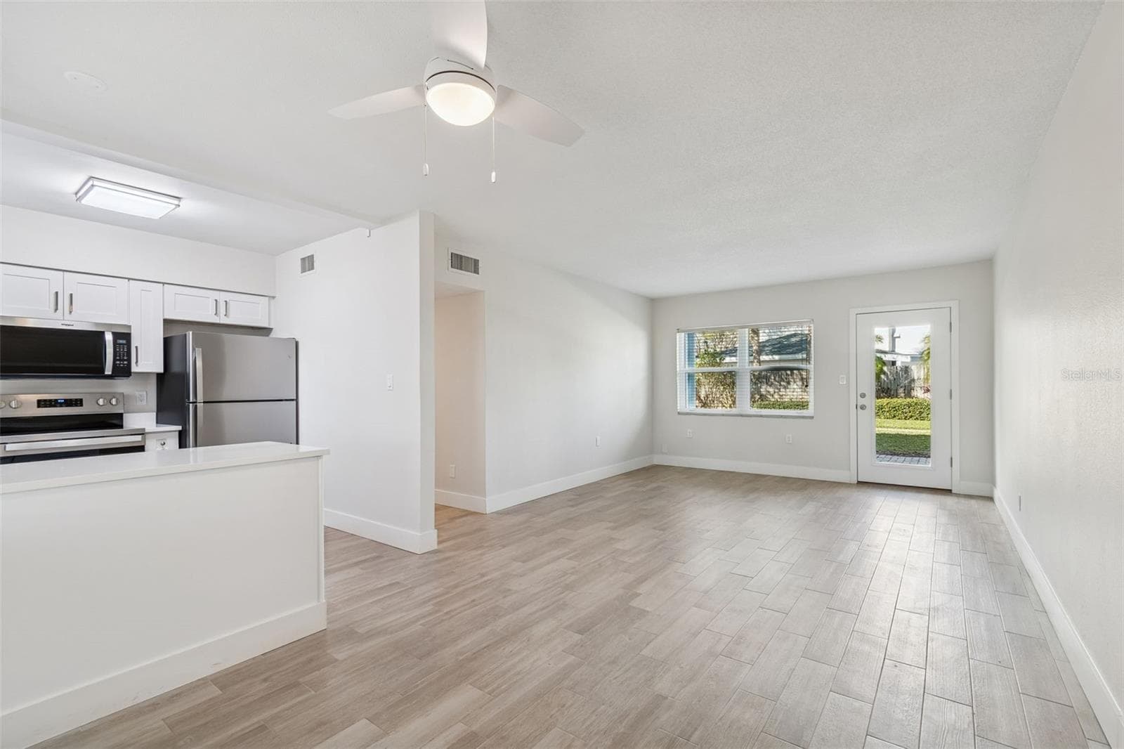 300 Venetian Dr #2 photo 4