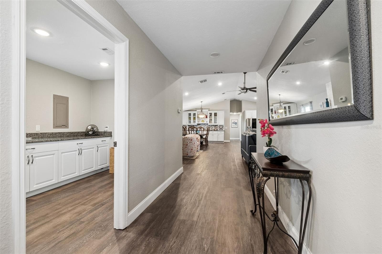 9901 Bay Dr photo 4