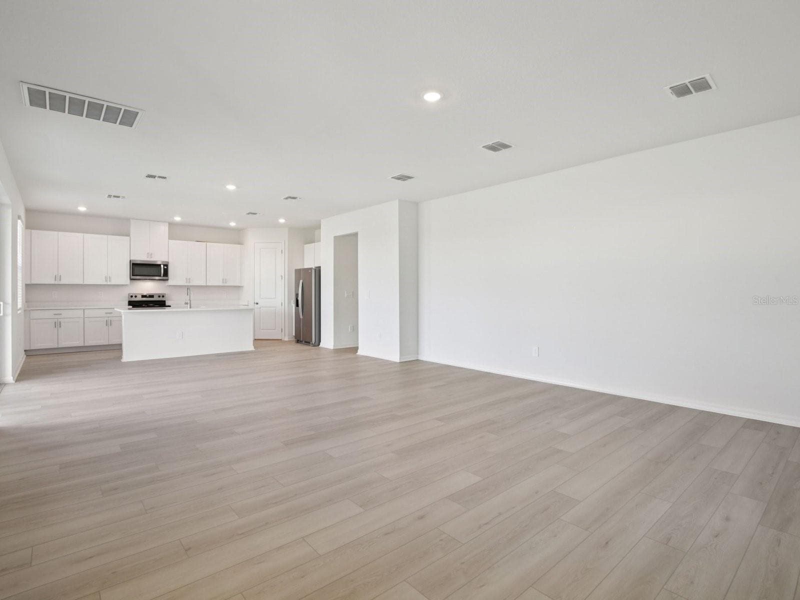9017 Venetia CT photo 3