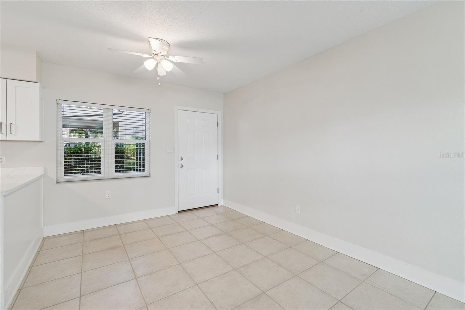 300 Venetian Dr #3 photo 4